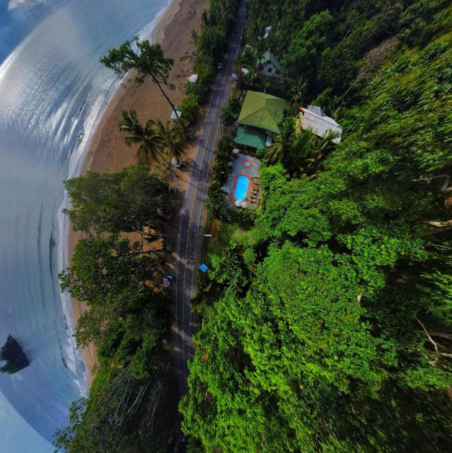 Hotel La Isla Inn Puerto Viejo de Talamanca Bagian luar foto