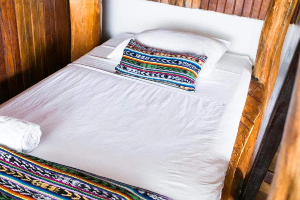 Hotel La Isla Inn Puerto Viejo de Talamanca Bagian luar foto