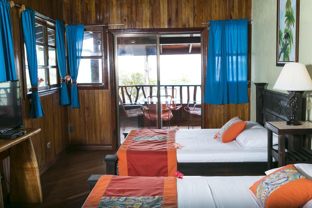 Hotel La Isla Inn Puerto Viejo de Talamanca Bagian luar foto