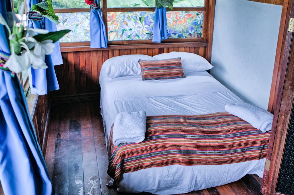 Hotel La Isla Inn Puerto Viejo de Talamanca Bagian luar foto