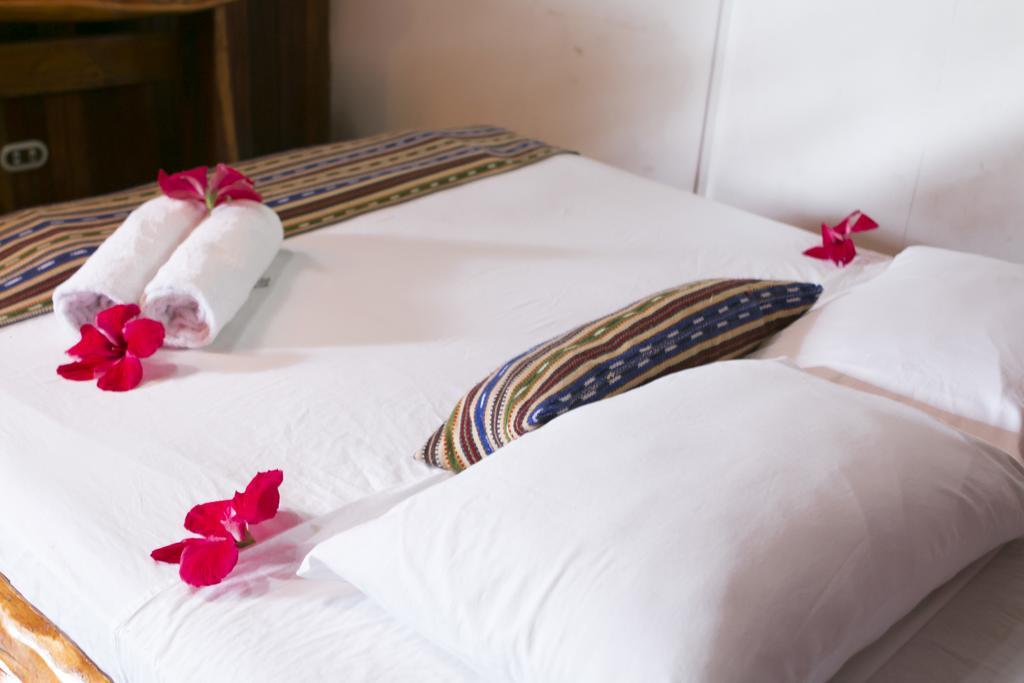 Hotel La Isla Inn Puerto Viejo de Talamanca Bagian luar foto